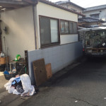 エアコン取り外すくるま　遺品整理もこの車　時時使います