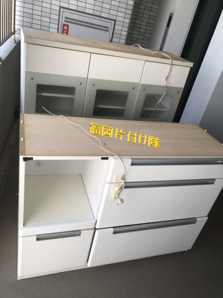中央区荒戸のマンションで回収した食器棚
