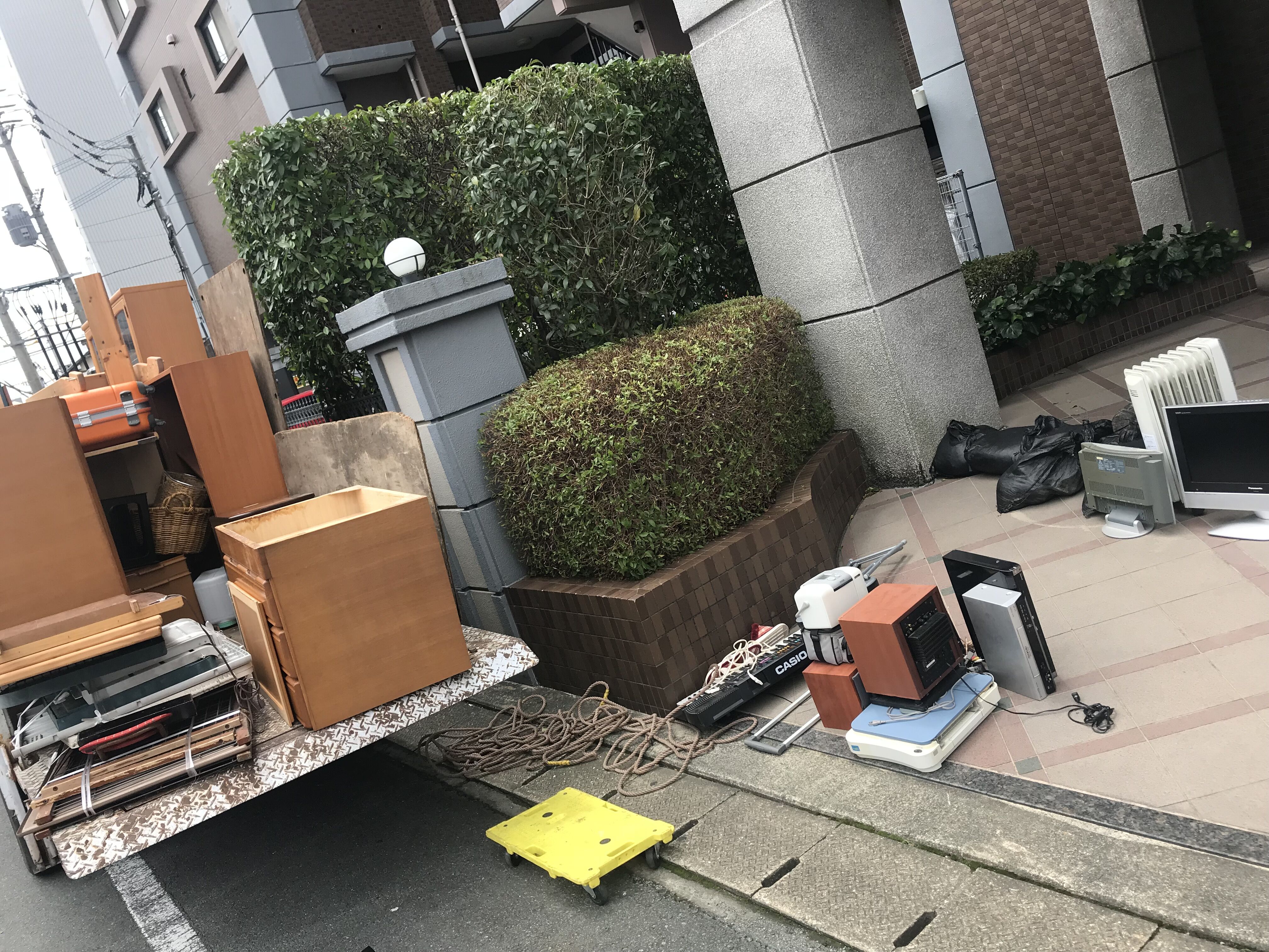 福岡県福岡市東区香椎照葉　引っ越し不用品回収作業中写真