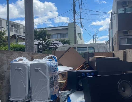 【北九州市小倉南区】会社のオフィス不用品回収したトラック満載の様子