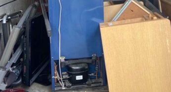 福岡市西区で冷蔵庫、テーブルなどを不用品回収いたしました