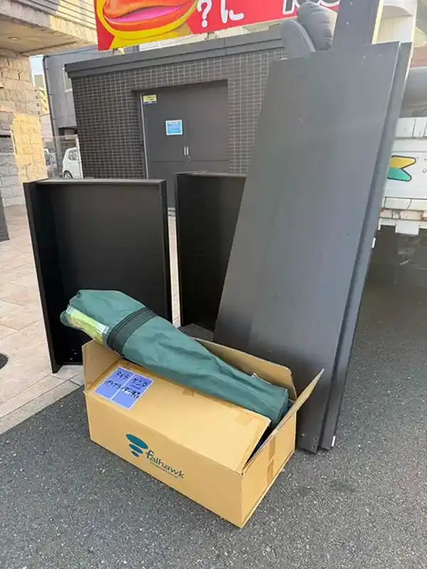 クイーンサイズベッドフレーム