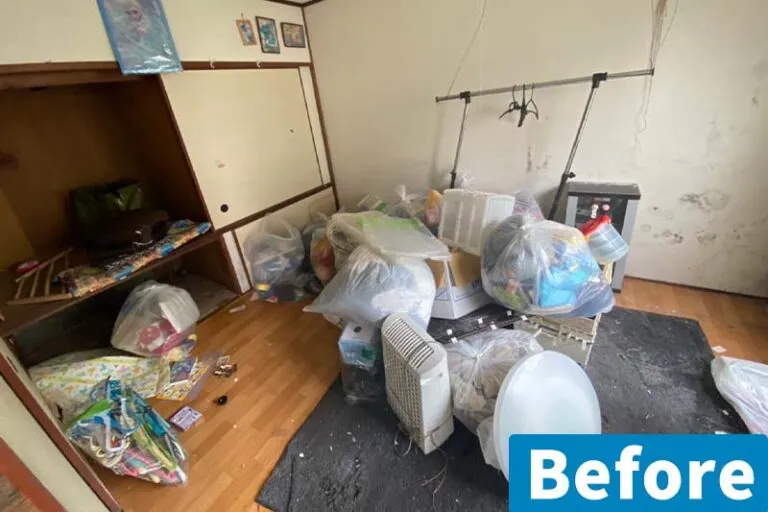 ゴミであふれる部屋の写真