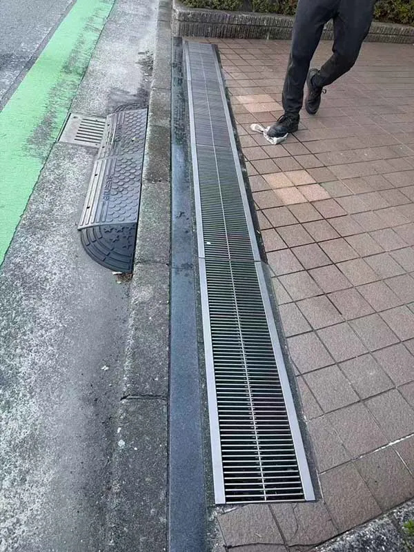 共用部分を水洗い02